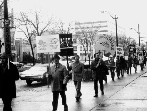 Guild members on strike in Detroit, 1971